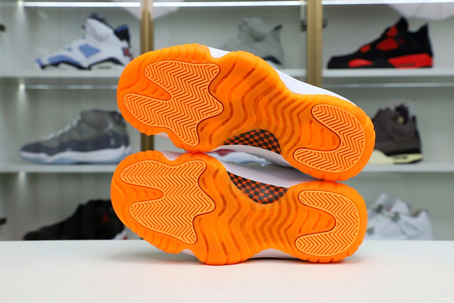 'BRIGHT WMNS 11 CITRUS' JORDAN LOW AIR RETRO 0711